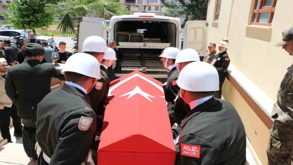 Kıbrıs gazisi İbrahim Halil T&uuml;fek&ccedil;iyaşar son yolculuğuna uğurlandı

