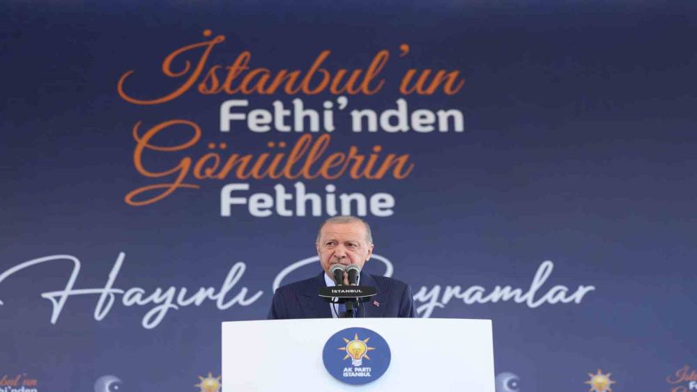Cumhurbaşkanı Erdoğan, "İstanbul&rsquo;un fethi d&uuml;nyanın g&ouml;zbebeği bir şehirde karanlığın aydınlığa tebdilidir"
