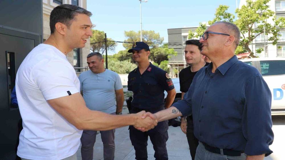Saruhanlı Kaymakamı Murat Acar g&ouml;zyaşları ve dualarla uğurlandı
