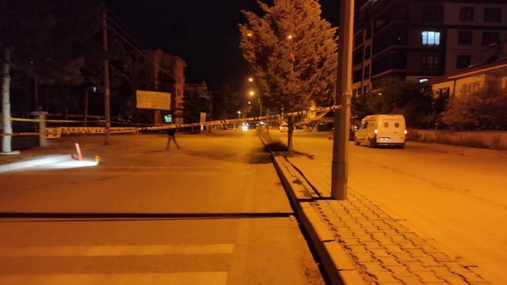 Husumetlisini t&uuml;fekle vurup ka&ccedil;tı
