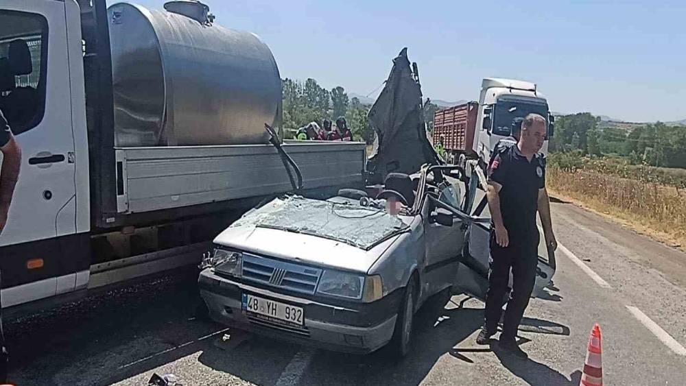 &Ccedil;anakkale&rsquo;de trafik kazası: 2&rsquo;si ağır 4 yaralı
