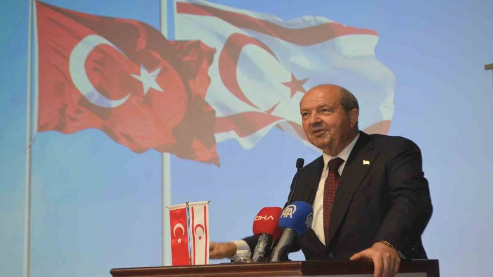 Eski KKTC Cumhurbaşkanı Tatar: "Ana vatan, yavru vatan, mavi vatan ve g&ouml;k vatan anlayışıyla geleceğe g&uuml;&ccedil;l&uuml; adımlarla y&uuml;r&uuml;yoruz"
