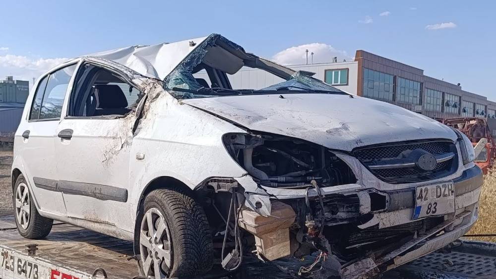 Konya&rsquo;da devrilen otomobildeki 4 kişi yaralandı
