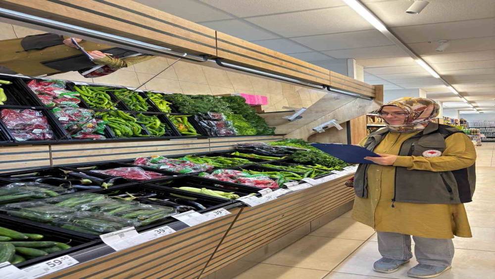 Karapınar&rsquo;da marketlerde tarımsal &uuml;r&uuml;n fiyatları denetlendi
