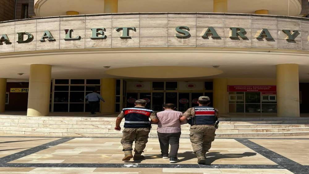 Şanlıurfa&rsquo;da 9 yıl hapis cezasıyla aranan şahıs yakalandı
