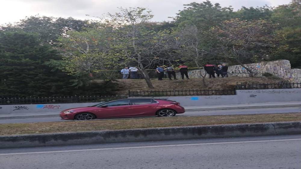 Sarıyer&rsquo;de parkta bir kişi &ouml;l&uuml; halde bulundu
