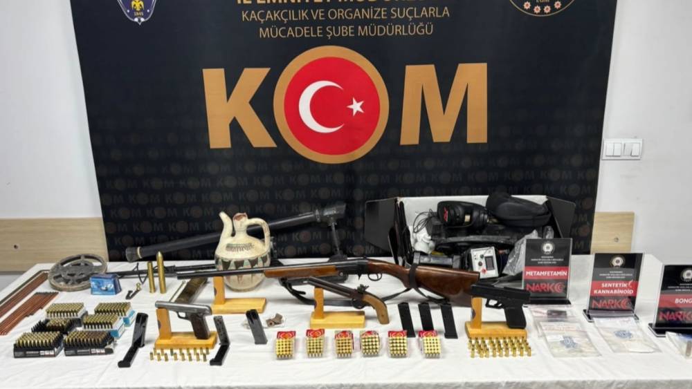 Kastamonu&rsquo;da tarihi eser ile uyuşturucu madde ele ge&ccedil;irildi: 7 g&ouml;zaltı
