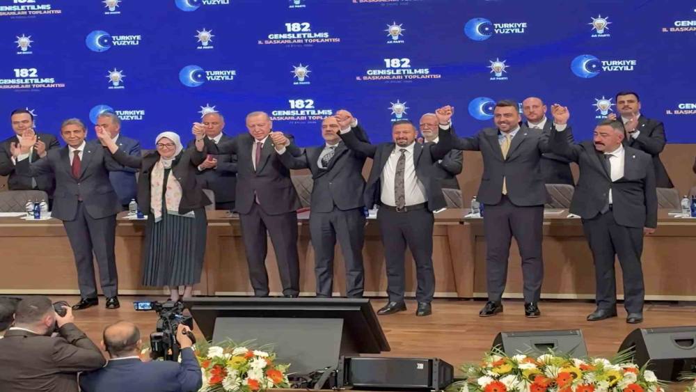 Marmara Adalar Belediye Başkanı Din&ccedil;er, AK Parti&rsquo;ye katıldı
