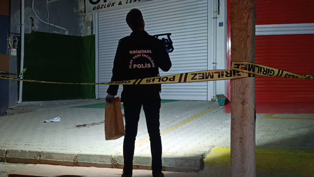 Çatıdan düşen çocuk ağır yaralandı
