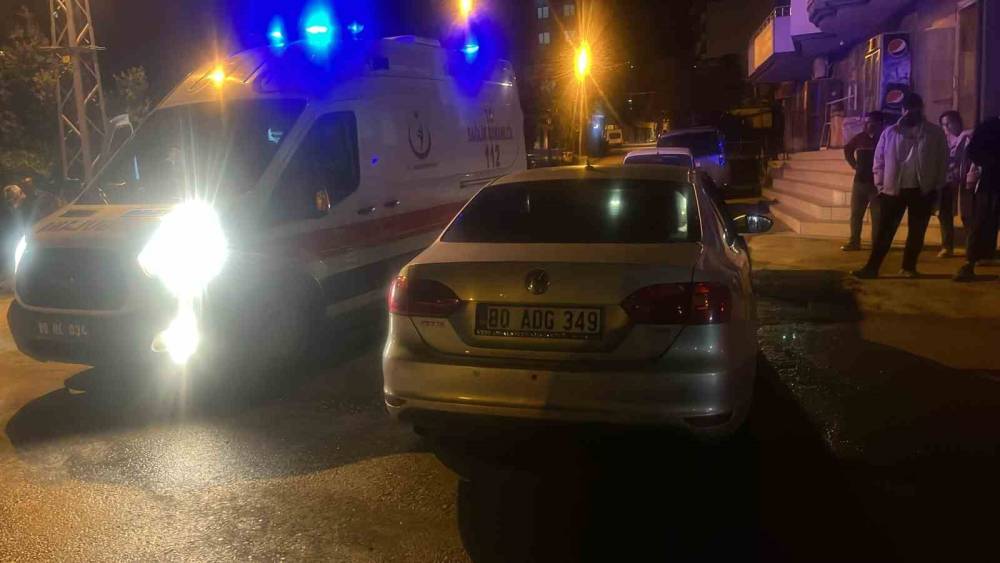 Osmaniye&rsquo;de 3 aracın karıştığı kazada 2 kişi yaralandı
