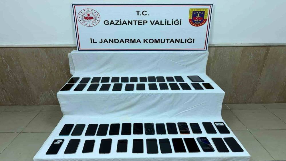 Gaziantep&rsquo;te 2 milyon TL değerinde ka&ccedil;ak telefon ele ge&ccedil;irildi: 1 g&ouml;zaltı
