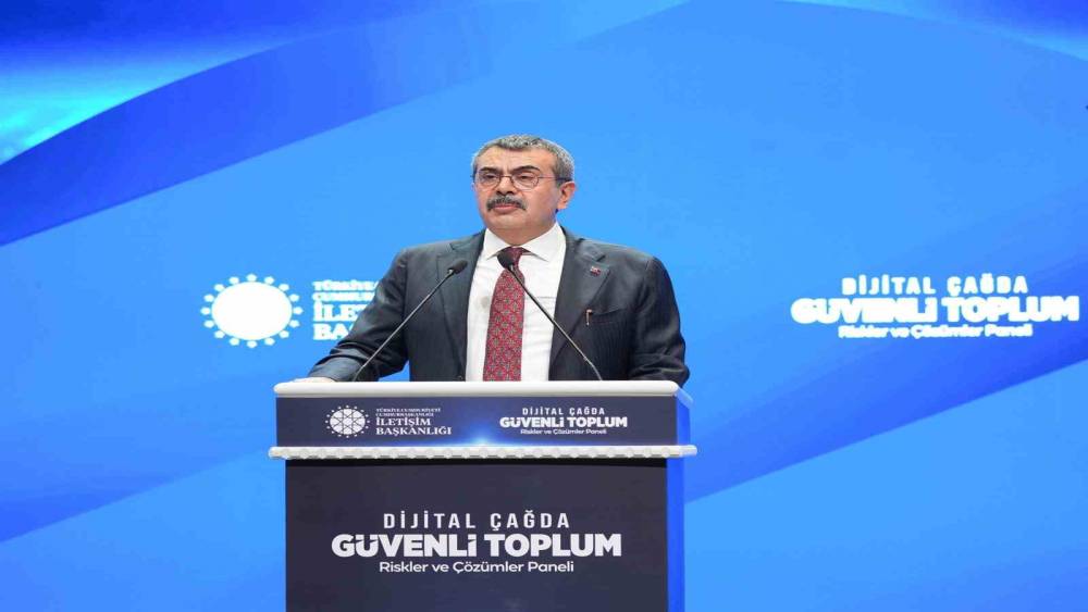 Bakan Tekin: "Evlatlarımızın g&uuml;venliği, bizim asli g&ouml;rev olarak addettiğimiz bir durum"
