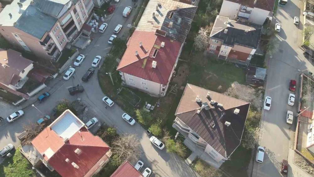 Siber su&ccedil; makineleri 50&rsquo;den fazla dosyadan aranıyordu, Sivas&rsquo;ta yakalandılar
