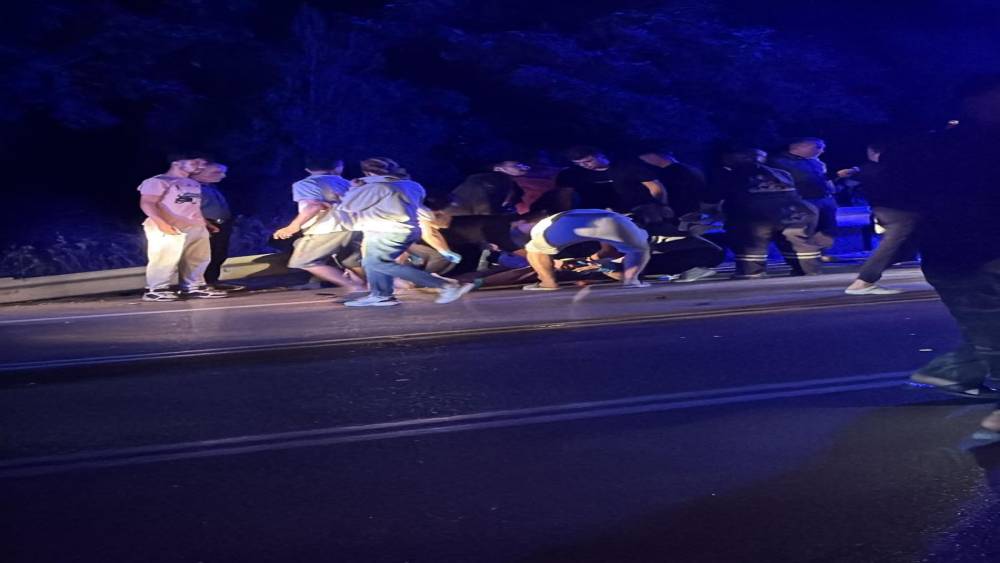 Burdur&rsquo;da zincirleme kaza: 3 &ouml;l&uuml;, 6 yaralı
