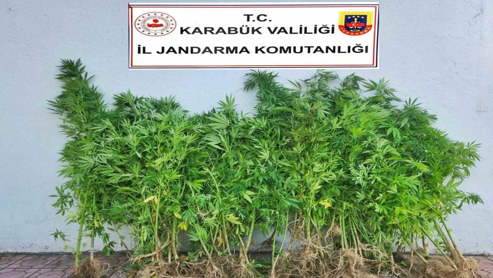Karab&uuml;k&rsquo;te uyuşturucu operasyonu: 6 ş&uuml;pheli adliyeye sevk edildi
