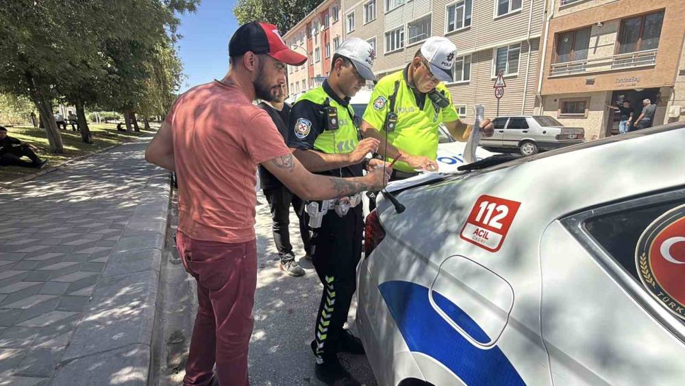 Sahte plakalı kamyonetin s&uuml;r&uuml;c&uuml;s&uuml;ne 180 bin TL ceza
