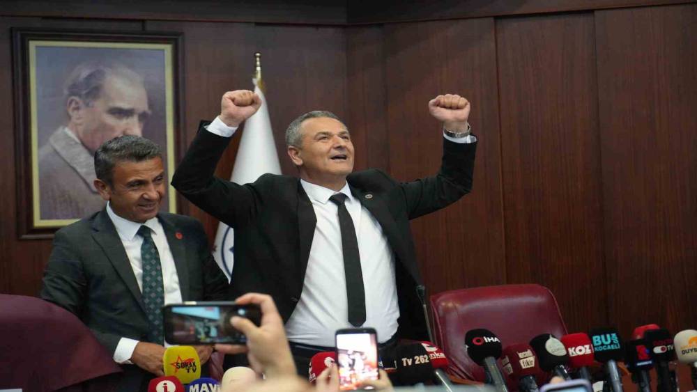 İzmit Belediyesi Başkan Vekili L&uuml;tf&uuml; Obuz oldu
