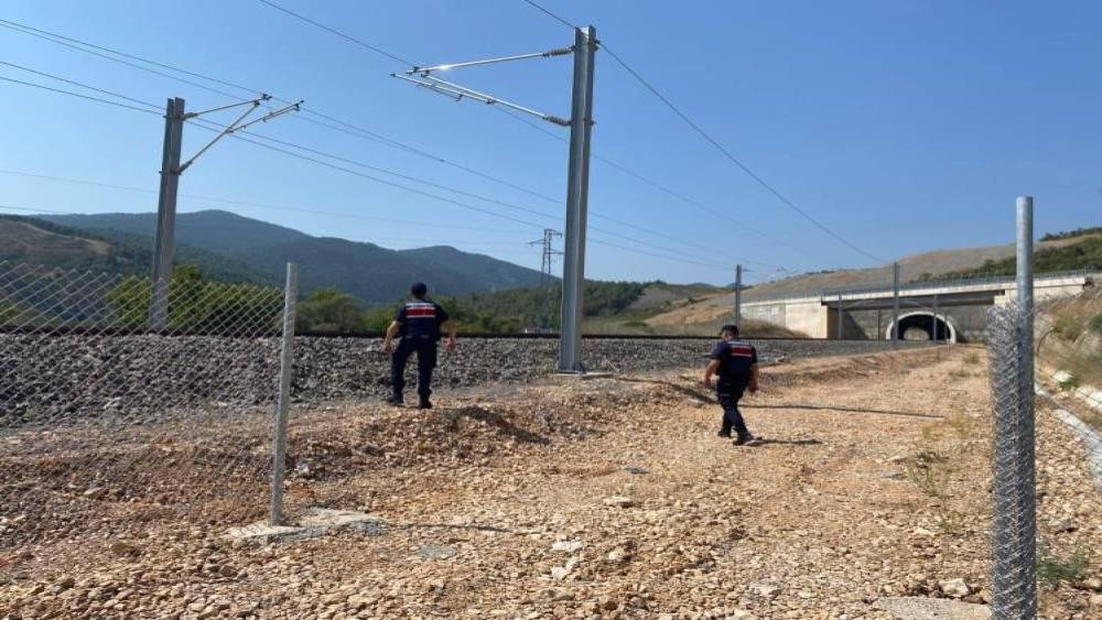 Bilecik&rsquo;te YHT hattında g&uuml;venlik kontrol&uuml;

