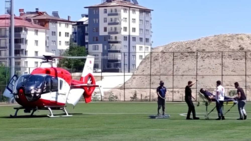 Malatya&rsquo;da ambulans helikopter 58 yaşındaki hasta i&ccedil;in havalandı

