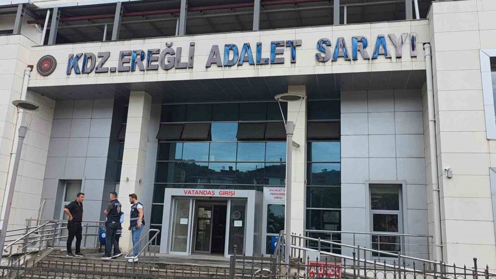 Ereğli&rsquo;de sahilde havaya ateş a&ccedil;an uzman &ccedil;avuş g&ouml;zaltına alındı
