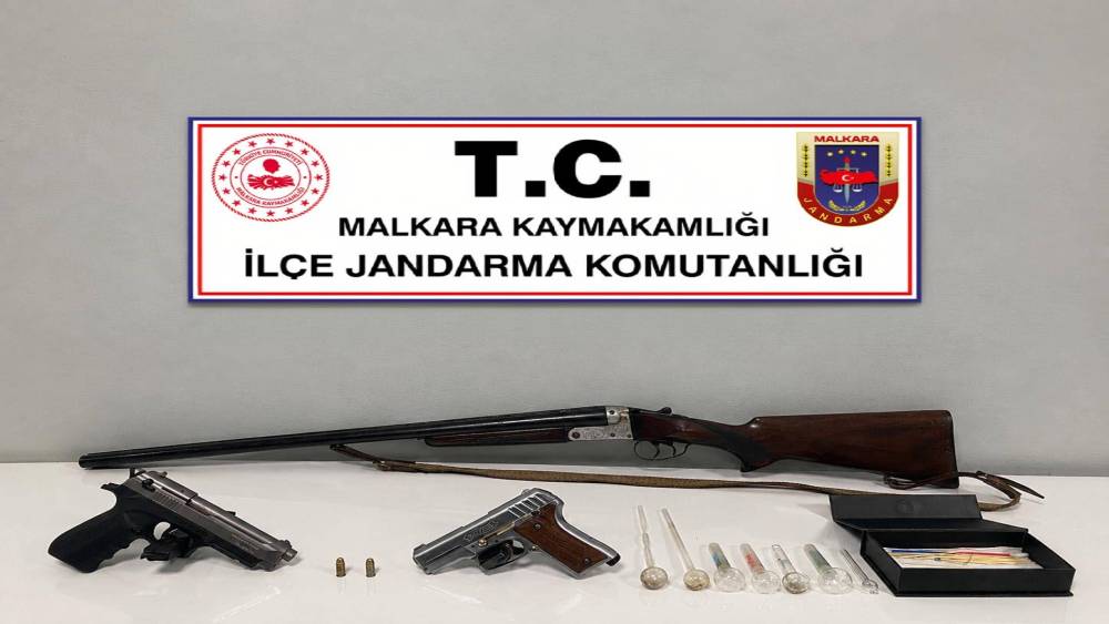 Malkara&rsquo;da jandarma operasyonunda silah ve uyuşturucu aparatları ele ge&ccedil;irildi
