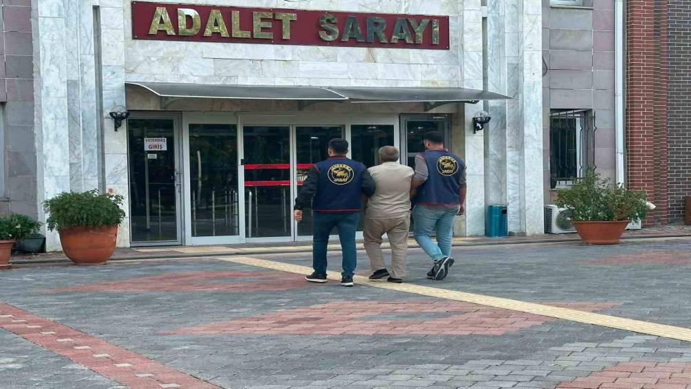 Isparta&rsquo;da camideki yardım kutusundan para &ccedil;alan ş&uuml;pheli tutuklandı
