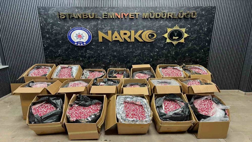 Sultanbeyli&rsquo;de 1 milyon 642 bin sentetik ecza hap ele ge&ccedil;irildi
