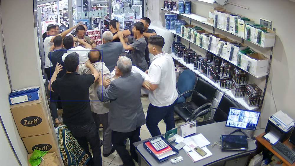 Şanlıurfa’da haraç iddiasıyla çıkan kavgada ortalık savaş alanına döndü
