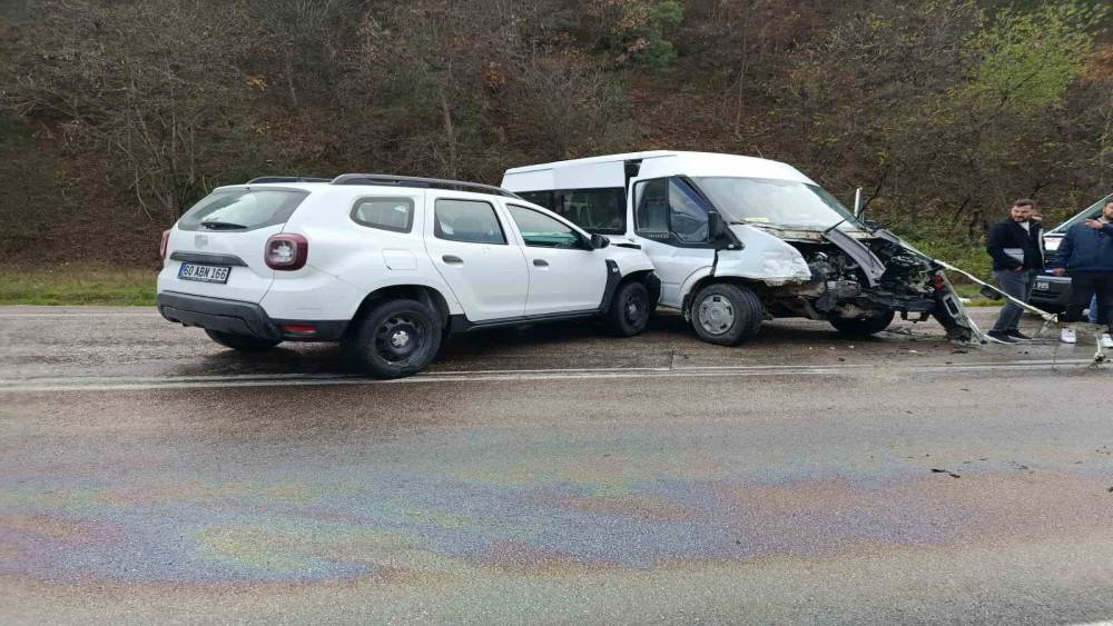 Tokat’ta zincirleme kaza: 9 yaralı
