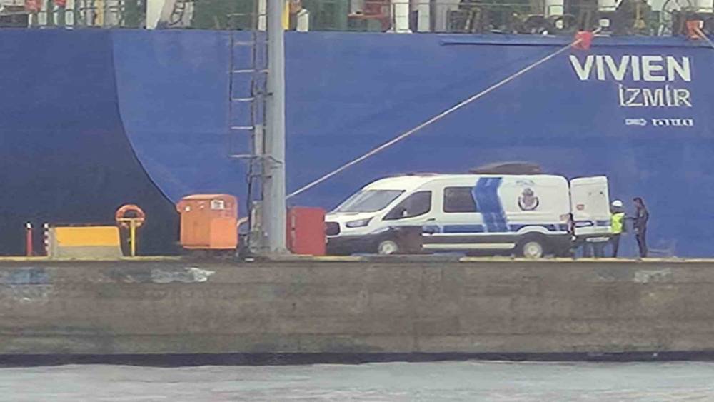 Kocaeli’de tekne alabora oldu: 1 ölü, 1 yaralı
