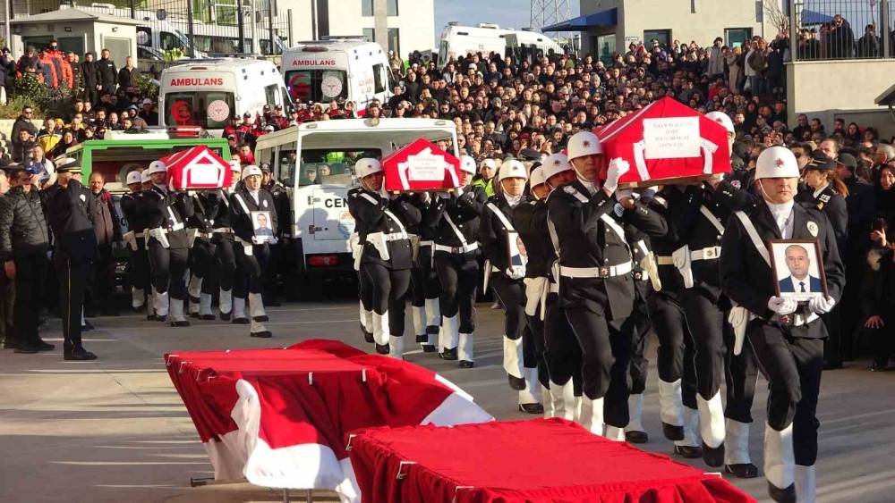 İ&ccedil;işleri Bakanı Ali Yerlikaya: "Kahraman polislerimiz milletimize pusu kuranların tuzaklarını başlarına yıktı"

