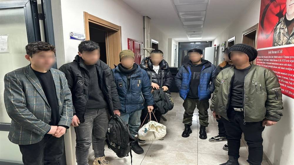 Artvin&rsquo;de d&uuml;zensiz g&ouml;&ccedil;men operasyonu
