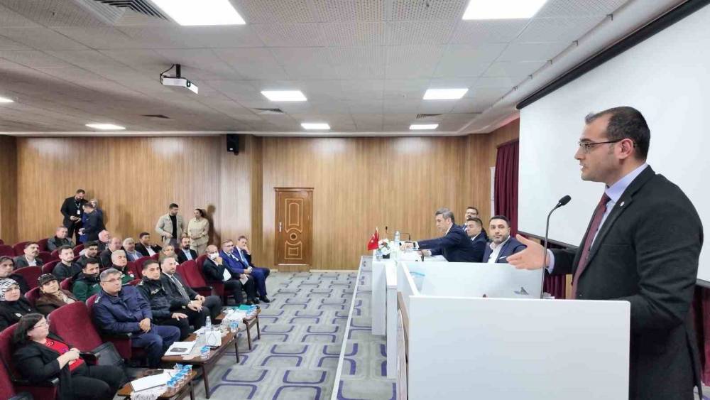 Yeşilay, Y&uuml;reğir&rsquo;de muhtarlarla buluştu
