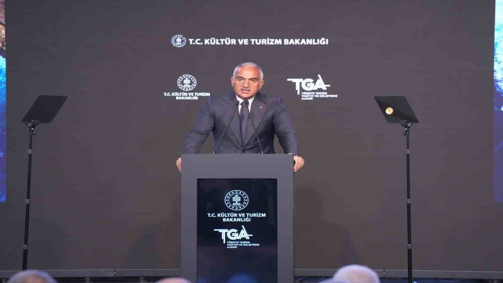 Bakan Ersoy: "Turizm geliri ilk 6 ayda 25,7 milyar dolar oldu"
