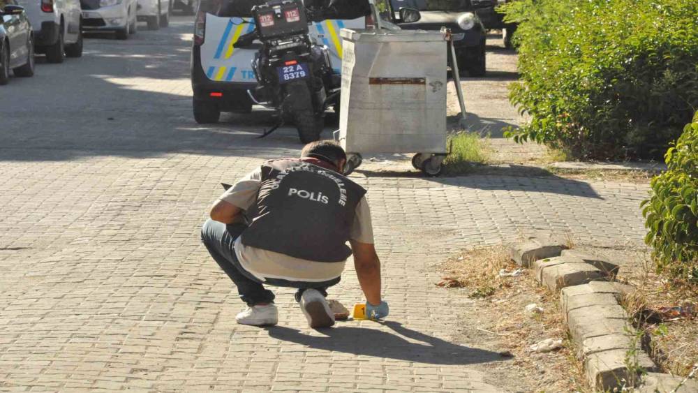 Edirne&rsquo;de komşular arasında kavga kanlı bitti: 3 yaralı
