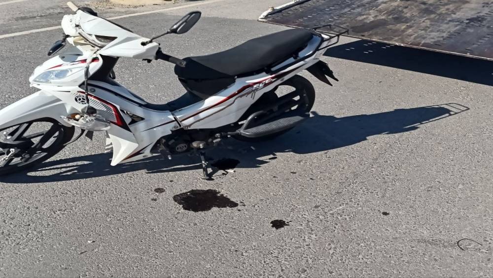 Kavşakta otomobil ile motosiklet &ccedil;arpıştı: 1 yaralı

