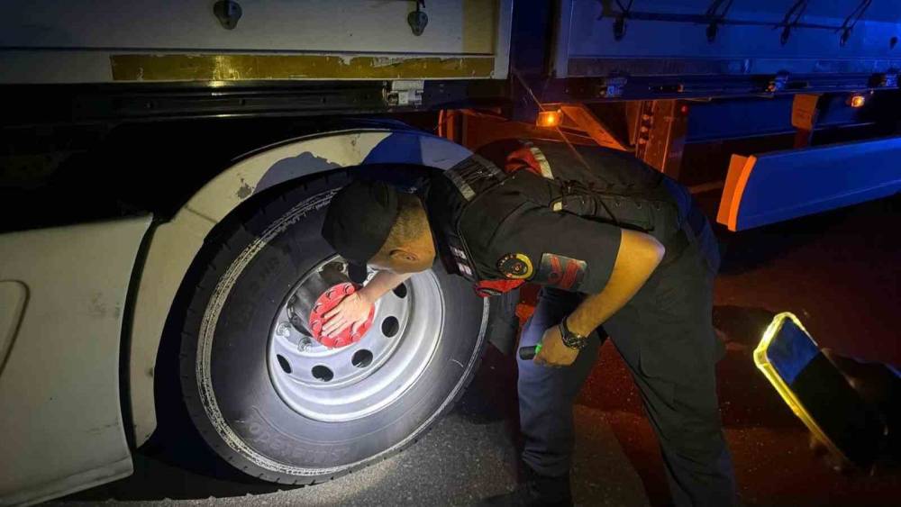 Balatası ısınına tır ekipleri harekete ge&ccedil;irdi
