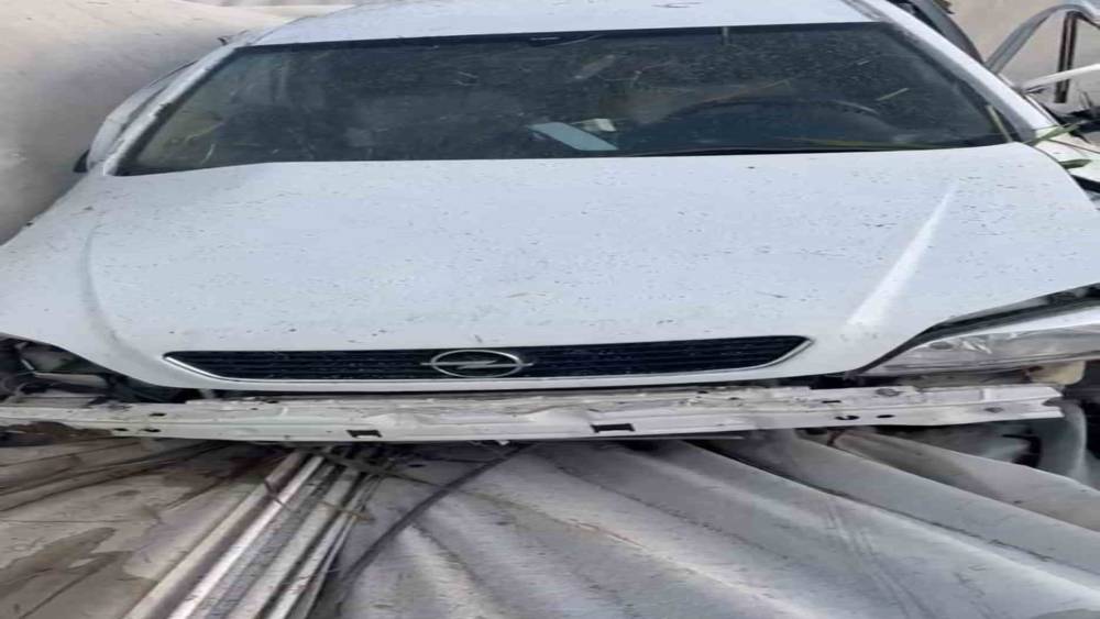 Kontrolden &ccedil;ıkan otomobil seraya yuvarlandı: 1 &ouml;l&uuml;
