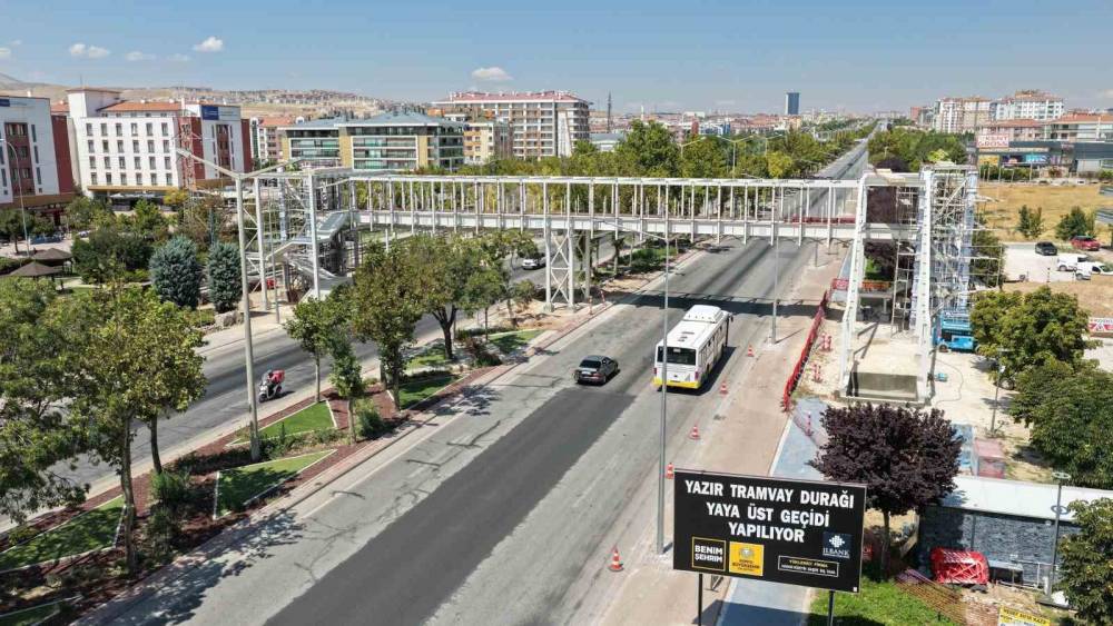 Başkan Altay yapımı son aşamaya gelen Yazır yaya &uuml;st ge&ccedil;idi inşaatını inceledi

