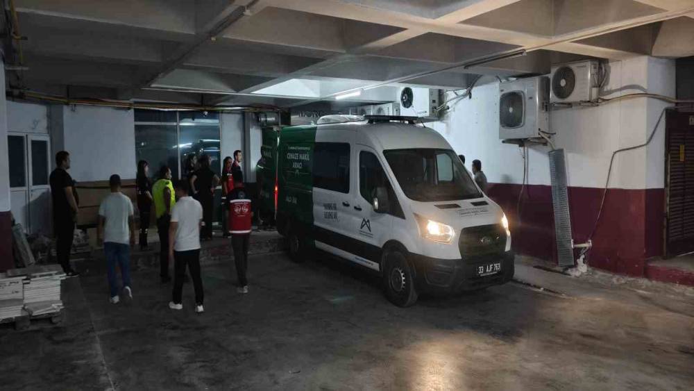 Feribot faciasında hayatını kaybeden H&uuml;seyin &Ouml;zdemir&rsquo;in cenazesi Silifke&rsquo;ye getirildi
