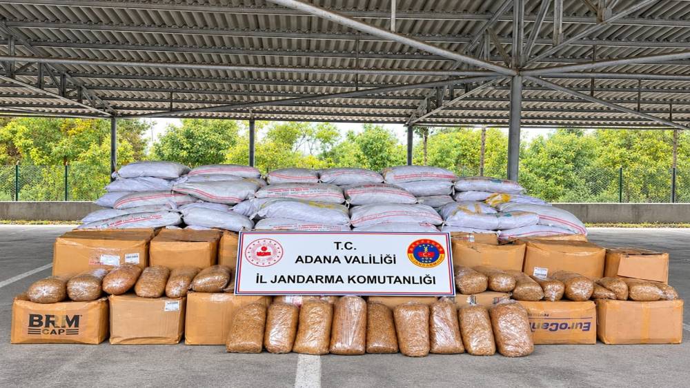 3 tırda 8 ton ka&ccedil;ak t&uuml;t&uuml;n ele ge&ccedil;irildi
