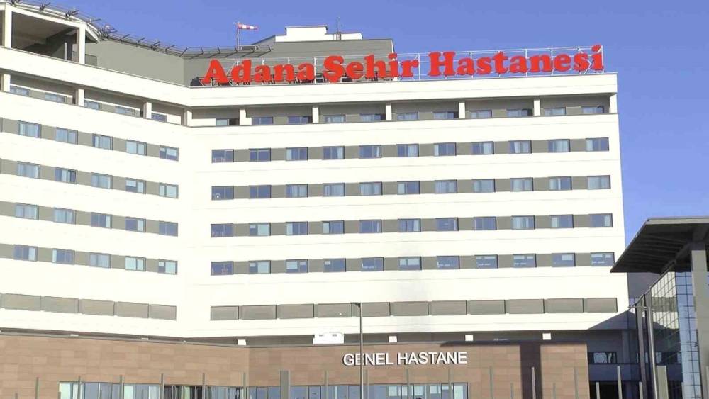 Hastaneyi basıp kızını &ouml;ld&uuml;rmek isteyen baba tutuklandı
