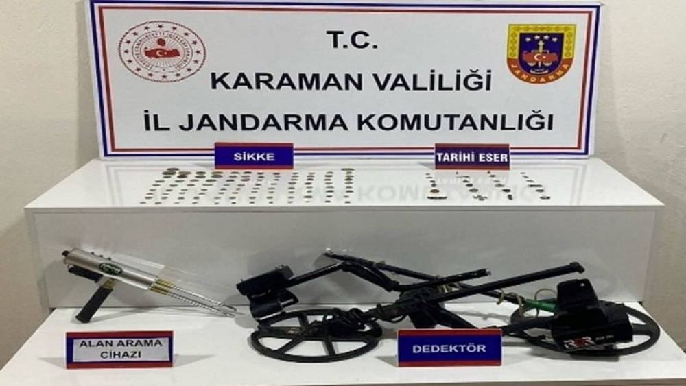 Karaman&rsquo;da jandarmanın denetimlerinde tarihi eser ve ka&ccedil;ak &uuml;r&uuml;nler ele ge&ccedil;irildi: 20 tutuklama

