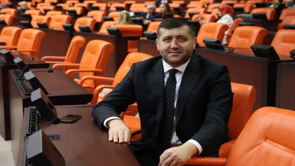 Baki Ersoy eylem yapan iş&ccedil;ilere sahip &ccedil;ıktı
