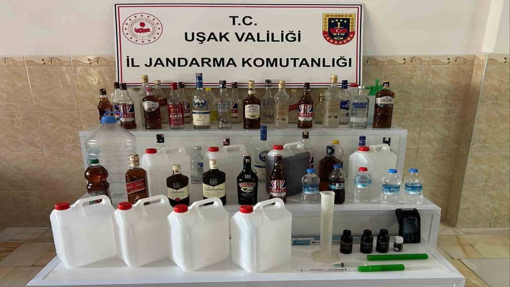 Uşak&rsquo;ta yılbaşı &ouml;ncesi jandarma i&ccedil;ki ka&ccedil;ak&ccedil;ılarına darbe
