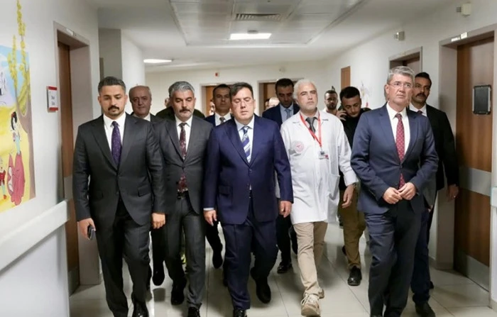 Adalet Bakan Yardımcısı Tuncay, Manisa&rsquo;da yaralanan &ouml;ğrencileri ziyaret etti