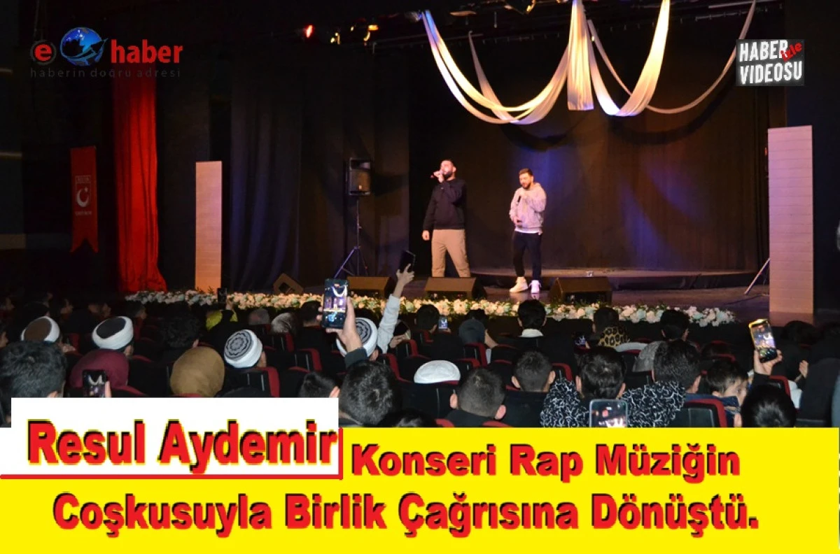 Rap&ccedil;i Resul Aydemir Erzurum&rsquo;da Gen&ccedil;lere Birlik ve Vatan Mesajı Verdi