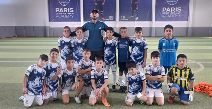 &ldquo;EBB Spor altyapısında Ramazan Kara ve Erol Pasinli, &ccedil;ocukları &ccedil;ekirdekten yetiştirerek Erzurum futbolunun geleceğini inşa ediyor.