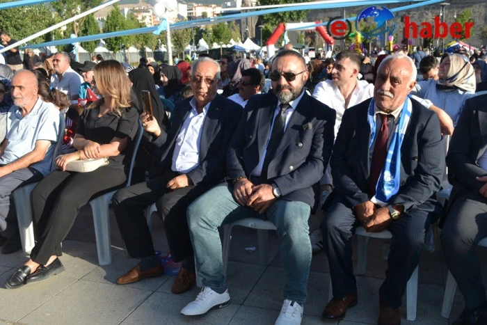 Gurbetten gelip Erzurum’a gönül köprüsü kurdular.