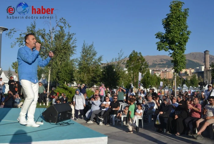 Erzurum’un Gurbetten Gelen Sesleri Ayaz Toprak ve Burhan Topal, Âşık Eyüp Demirer ve Yener Sadıkoğlu’yla Kültür Yoluna Dönüştü